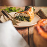 Slaný špenátový koláč s tuniakom